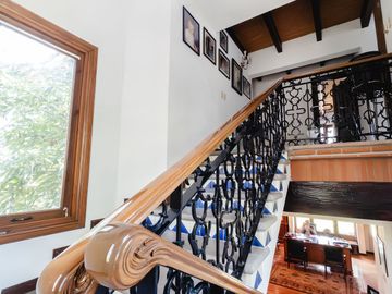 Residencia estilo hacienda con más de 1,900 m² en Vallescondido – Zona Esmeralda