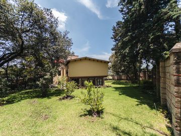 Residencia estilo hacienda con más de 1,900 m² en Vallescondido – Zona Esmeralda