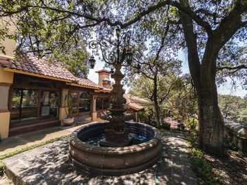 Residencia estilo hacienda con más de 1,900 m² en Vallescondido – Zona Esmeralda