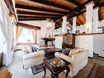 Residencia estilo hacienda con más de 1,900 m² en Vallescondido – Zona Esmeralda