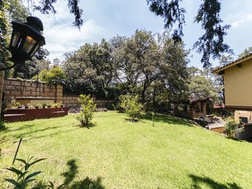 Residencia estilo hacienda con más de 1,900 m² en Vallescondido – Zona Esmeralda