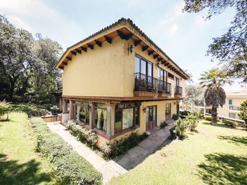 Residencia estilo hacienda con más de 1,900 m² en Vallescondido – Zona Esmeralda