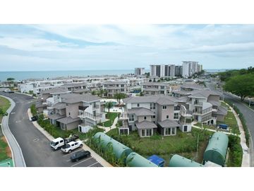 Venta de apartamento en PH Brisas del Mar, Playa Caracol