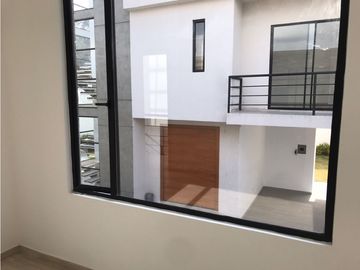 Tumbaco, Casa en Venta, 220m2, 4 Habitaciones