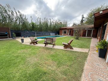 Casa Quinta Moreno - La Reja 930m2 tot