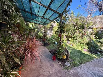 VENTA CASA 4 AMB CON COCHERA, JARDIN Y PARRILLA