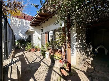 VENTA CASA 4 AMB CON COCHERA, JARDIN Y PARRILLA