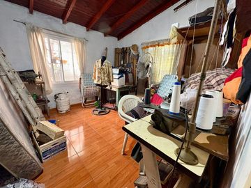 VENTA CASA 4 AMB CON COCHERA, JARDIN Y PARRILLA
