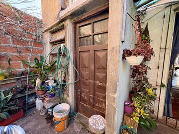 VENTA CASA 4 AMB CON COCHERA, JARDIN Y PARRILLA