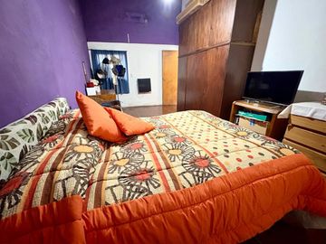 VENTA CASA 4 AMB CON COCHERA, JARDIN Y PARRILLA