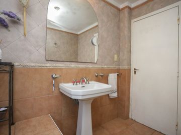 VENTA PH 5 AMBIENTES  PARQUE CHAS  PATIO  COCHERA