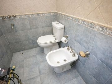 VENTA PH 5 AMBIENTES  PARQUE CHAS  PATIO  COCHERA