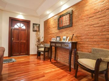 VENTA PH 5 AMBIENTES  PARQUE CHAS  PATIO  COCHERA