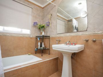 VENTA PH 5 AMBIENTES  PARQUE CHAS  PATIO  COCHERA