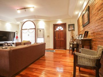VENTA PH 5 AMBIENTES  PARQUE CHAS  PATIO  COCHERA