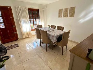 CASA 5 AMB EN VENTA EN PALOMAR OPORTUNIDAD