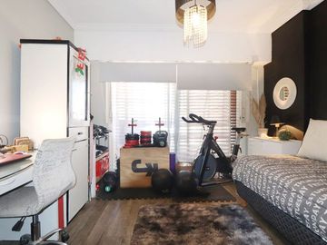 VENTA CASA  TERRAZA PILETA GARAJE LOTE PROPIO CABA