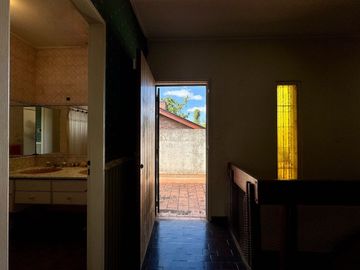 CASA EN VENTA 6 AMBIENTES EN HURLINGHAM