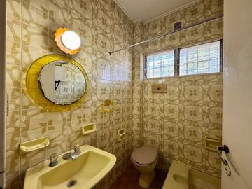 CASA EN VENTA 6 AMBIENTES EN HURLINGHAM