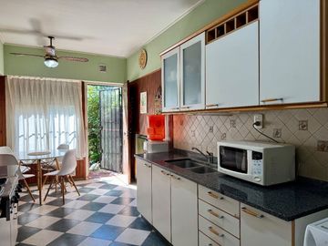CASA EN VENTA 6 AMBIENTES EN HURLINGHAM