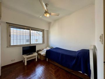 CASA EN VENTA 6 AMBIENTES EN HURLINGHAM