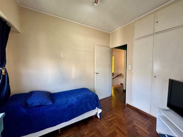 CASA EN VENTA 6 AMBIENTES EN HURLINGHAM