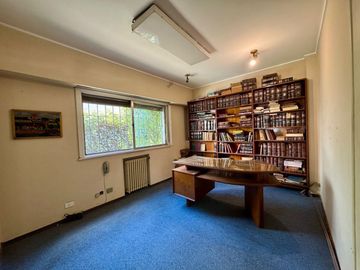 CASA EN VENTA 6 AMBIENTES EN HURLINGHAM