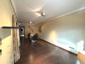 EXCELENTE CASA TRIPLEX EN VENTA 5 AMBIENTES