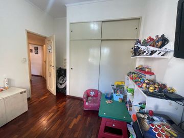 Departamento 3 ambientes flores venta por escalera