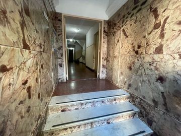 Departamento 3 ambientes flores venta por escalera