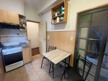 Departamento 3 ambientes flores venta por escalera