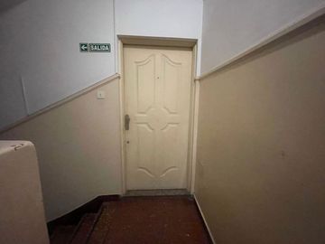 Departamento 3 ambientes flores venta por escalera
