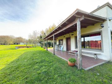 VENTA CASA QUINTA C/PILETA ZONA PARAISO TANDIL