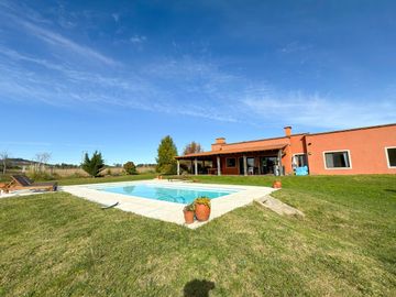 VENTA CASA QUINTA C/PILETA ZONA PARAISO TANDIL