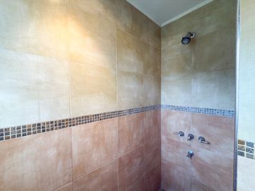VENTA CASA QUINTA C/PILETA ZONA PARAISO TANDIL