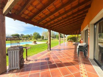 VENTA CASA QUINTA C/PILETA ZONA PARAISO TANDIL