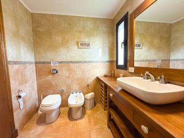 VENTA CASA QUINTA C/PILETA ZONA PARAISO TANDIL