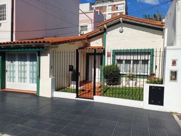 venta de casa 4 amb c/cochera en Ramos Mejia