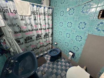 VENTA CASA 3 AMB C/PATIO Y GARAGE - CLAYPOLE