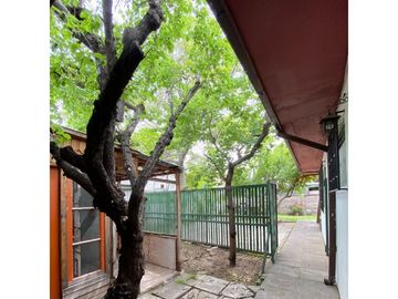 Amplia Casa en pasaje Seguro, remodelada!