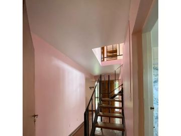 Amplia Casa en pasaje Seguro, remodelada!