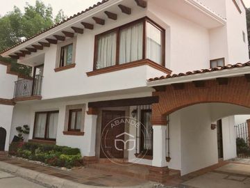 HERMOSA CASA EN VENTA EN CONDOMINIO, IMPECABLE, EXCELENTES ESPACIOS, SEGURIDAD