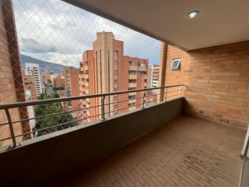 Apartamento En Venta Laureles Medellín (S)