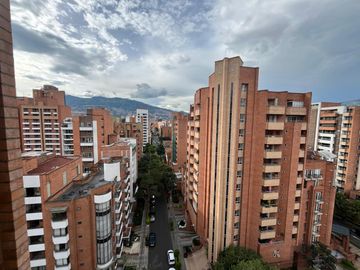 Apartamento En Venta Laureles Medellín (S)