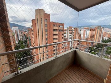 Apartamento En Venta Laureles Medellín (S)