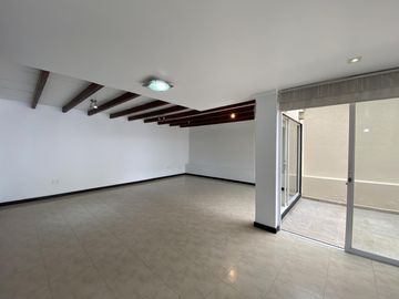 Casa en venta Mirasierra- Valle de lo Chillos