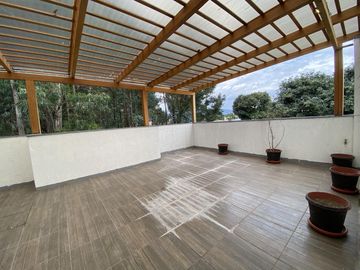 Casa en venta Mirasierra- Valle de lo Chillos