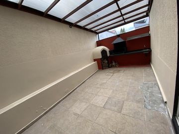 Casa en venta Mirasierra- Valle de lo Chillos