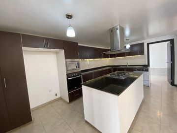 Casa en venta Mirasierra- Valle de lo Chillos