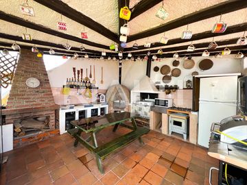 Casa con piscina de venta en Cumbayá La Primavera